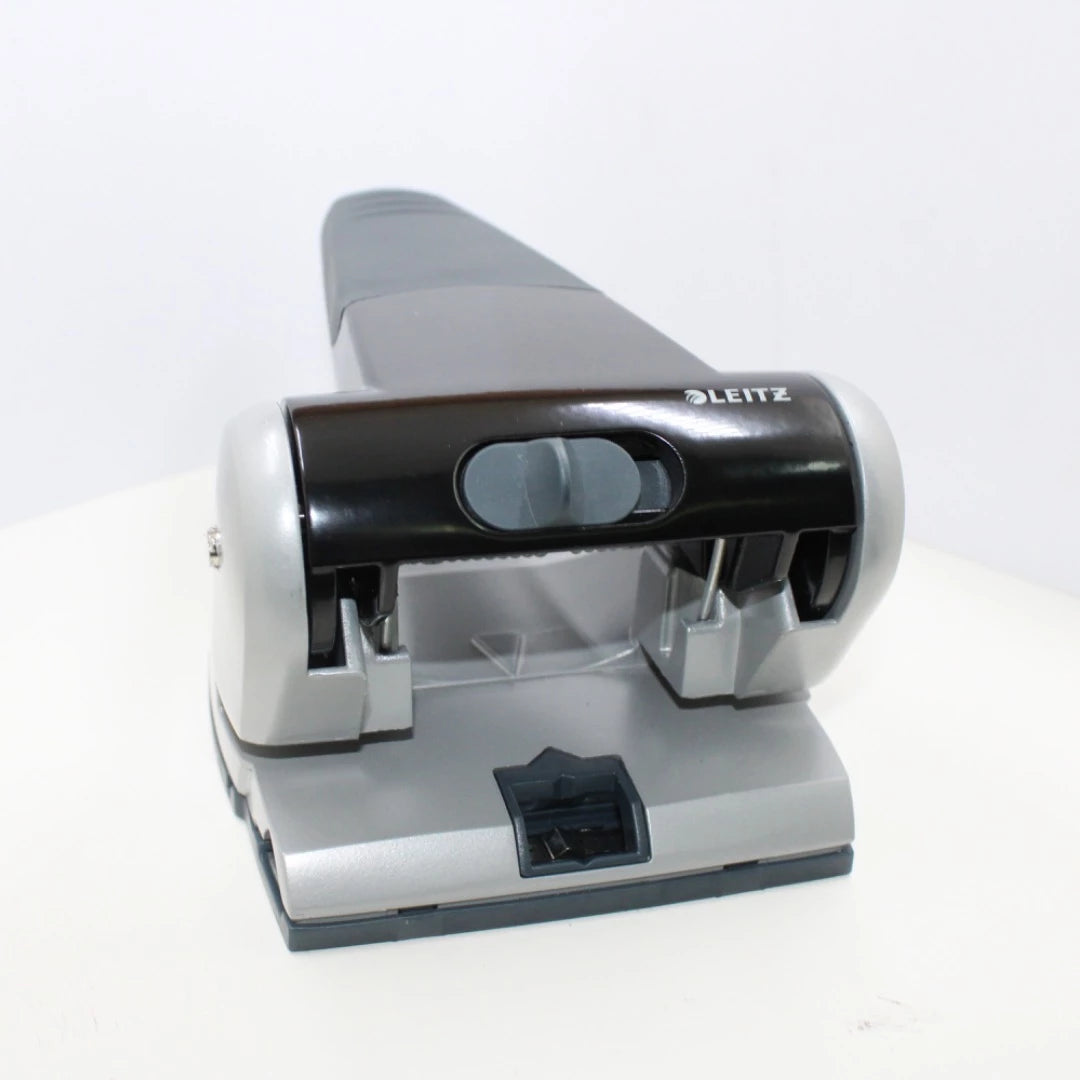 Furador de Uso Intensivo, 2 Furos, 65 Folhas, Cinza e Preto - Leitz 5180